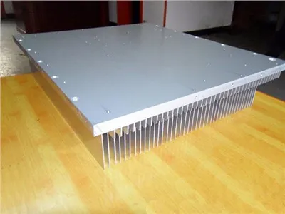 Inseriu el dissipador de calor de l'aleta